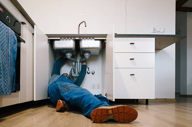 Professional Pipe Repair technician working in Tunas, MO